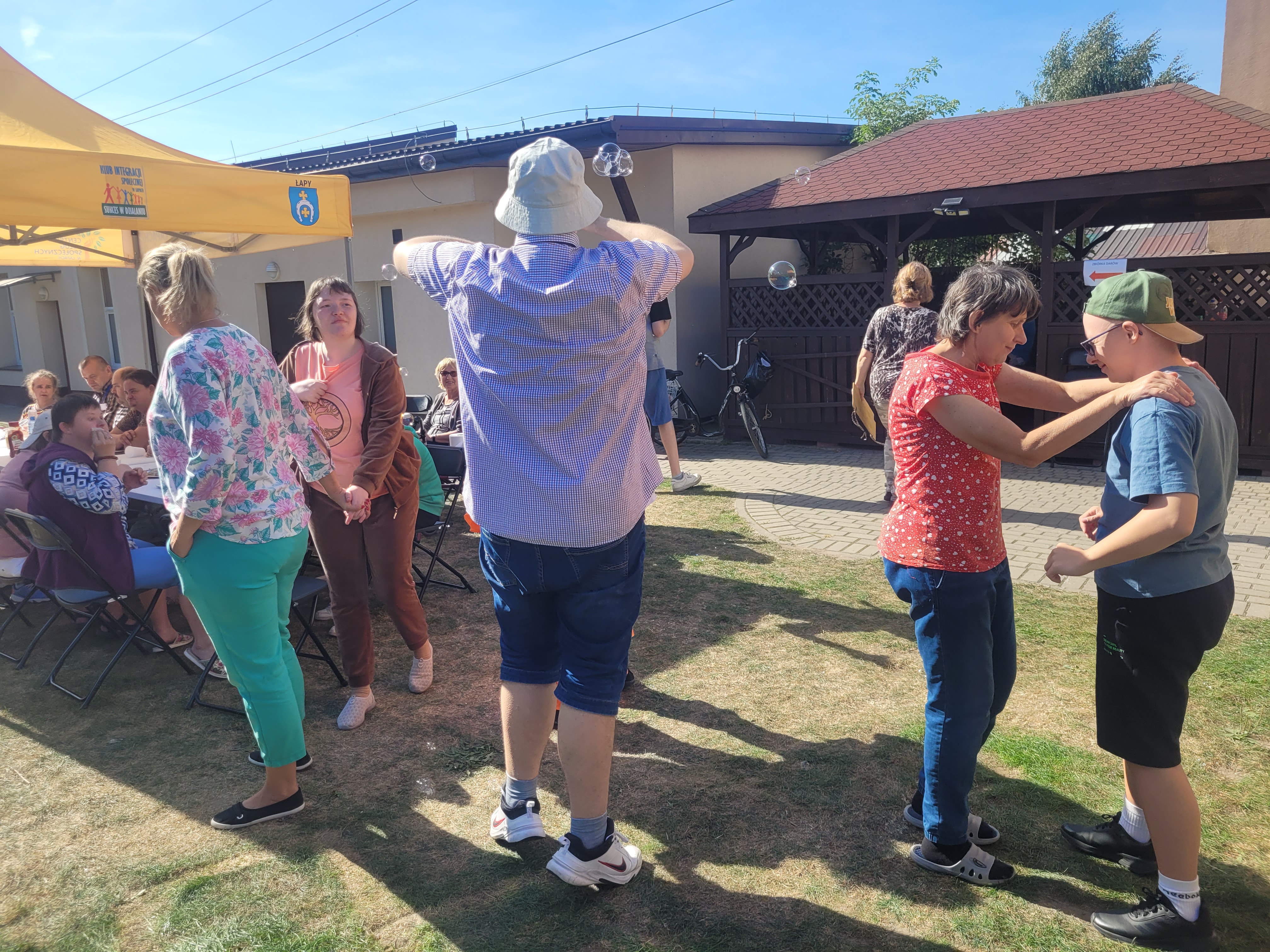 Konkurs muzyczno- plastyczny „Piosenka wakacyjna”