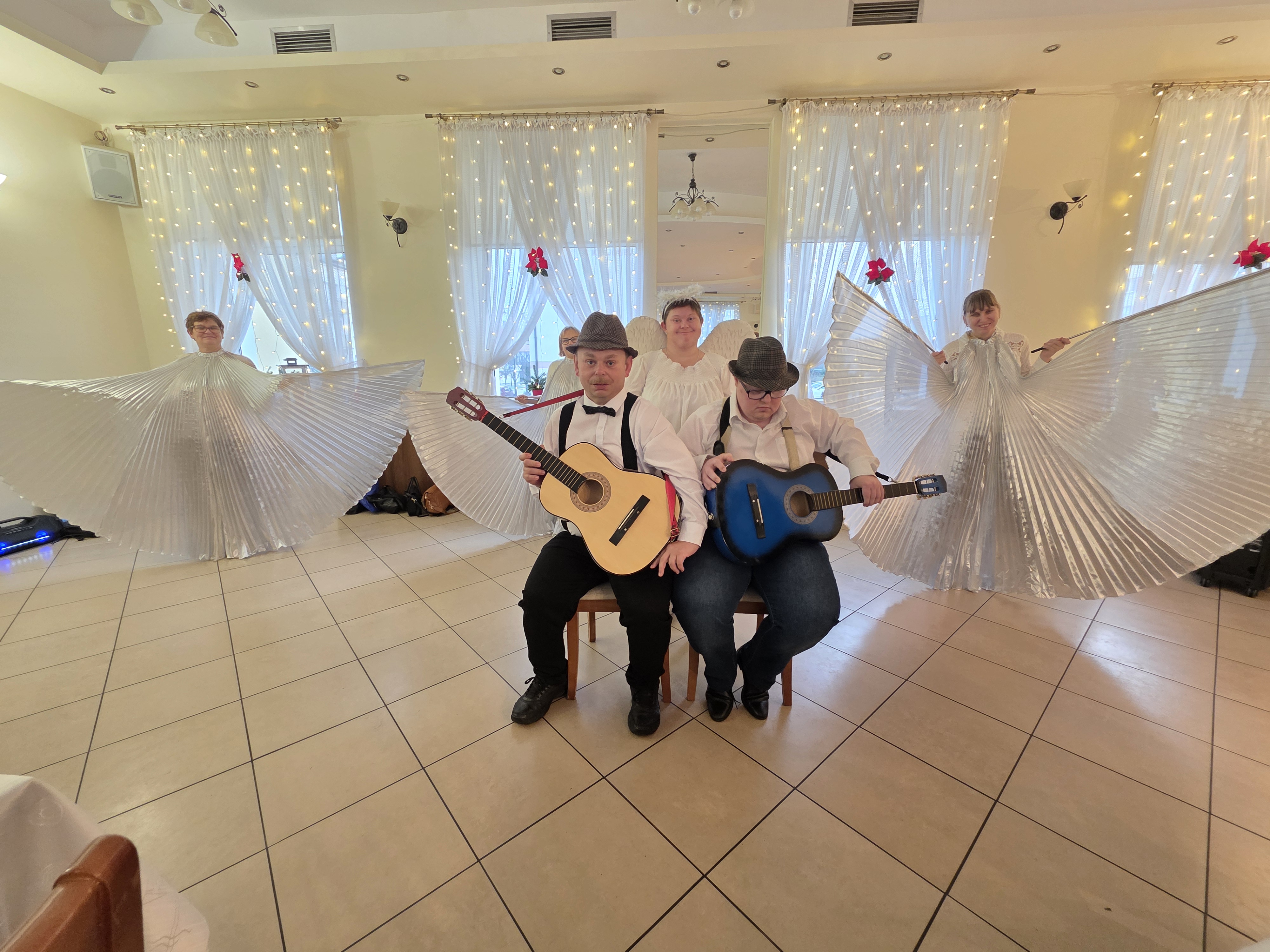 Występ podczas spotkania wigilijnego UTW w Łapach